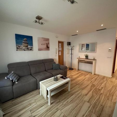 Carolinas Suit Apartment Alicante Exterior foto