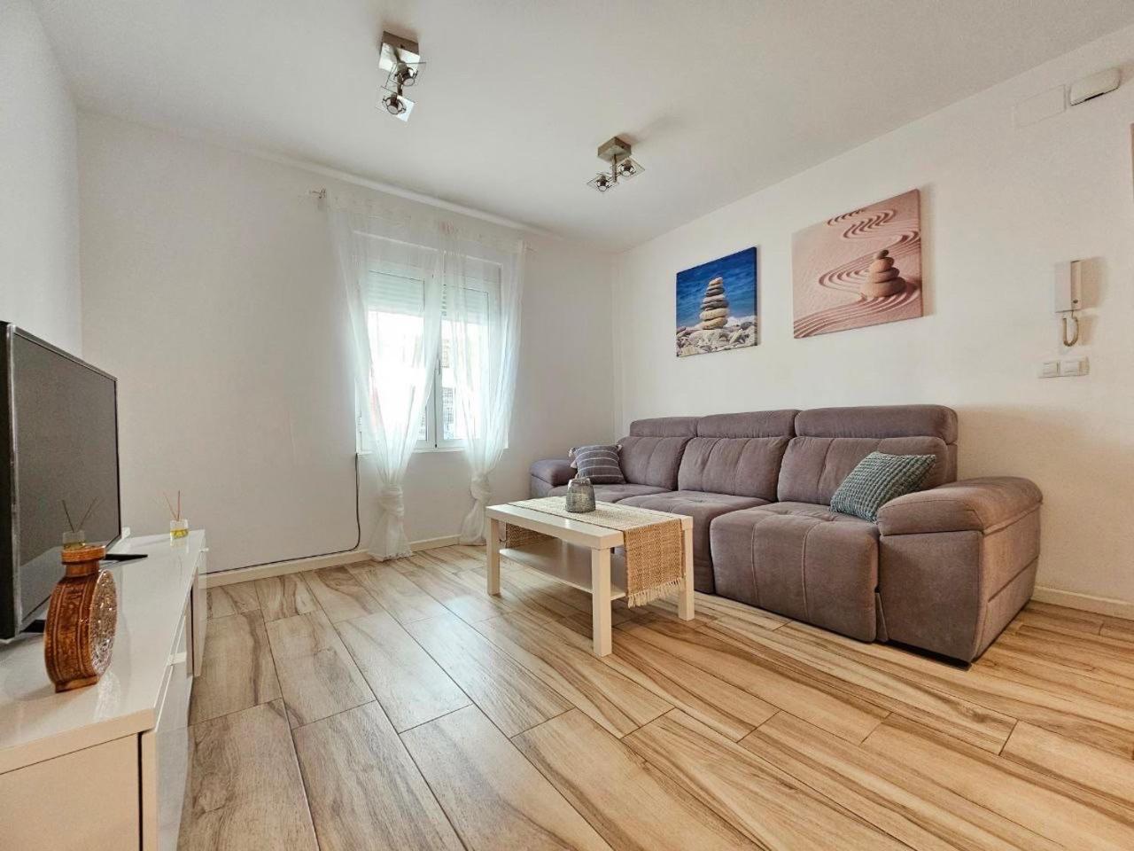 Carolinas Suit Apartment Alicante Exterior foto